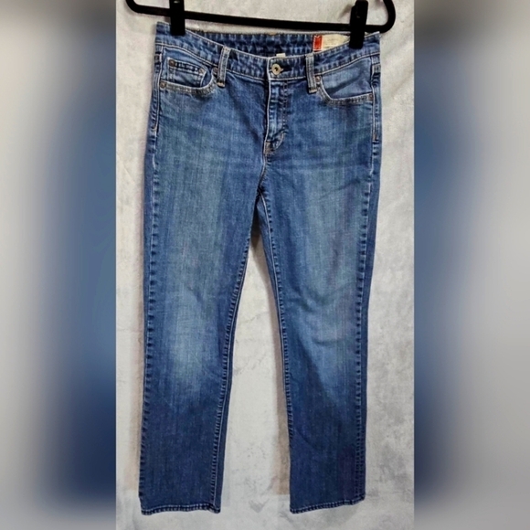 GAP Classic Stretch Straight Leg Distressed Dark Wash Women's Jeans Size 4R - Picture 1 of 10